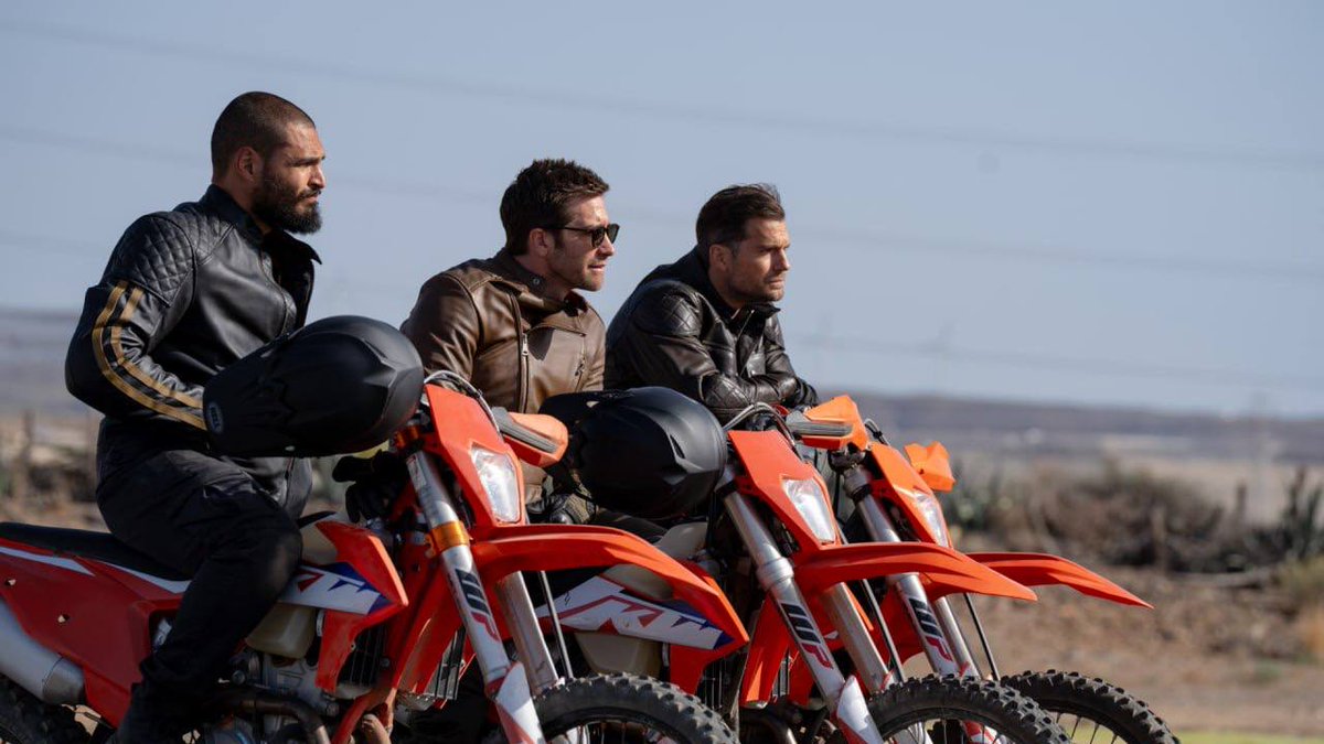 Henry Cavill Updates tweet media