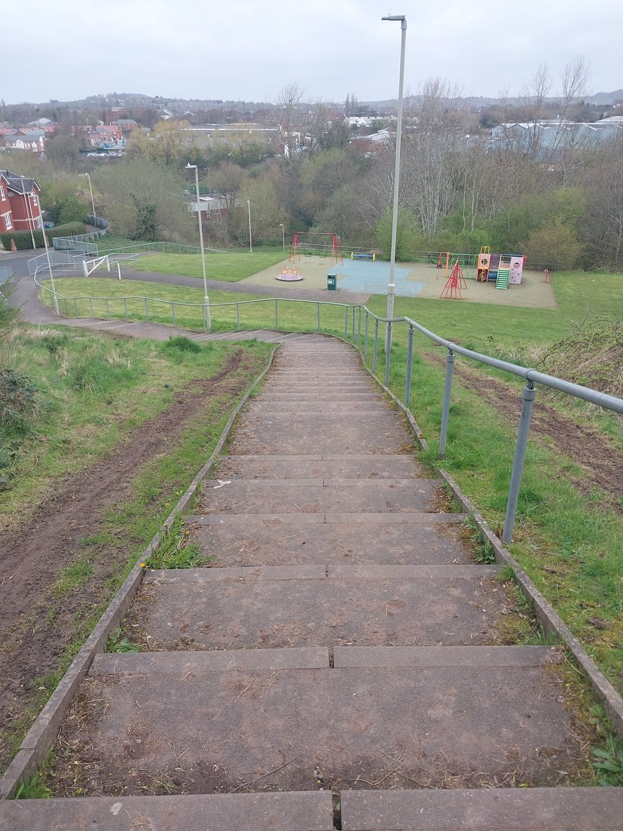 HalesowenWMP's tweet image. 🚓Halesowen NHT visited Bethesda Play Park in Cradley today following  concerns from the local residents about the ongoing anti-social behaviour. Officers spent time speaking with residents, listening to their experiences and offering reassurance. #workingtogether