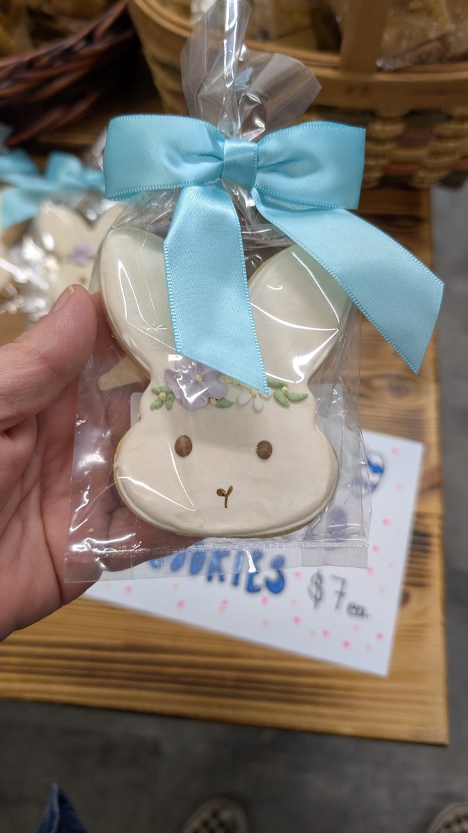 Farm Store Easter hours 🐰 - open Fri, Sat, Mon. Pot pies, tourtiere, decorated cookies - mailchi.mp/024bb0927cde/s…