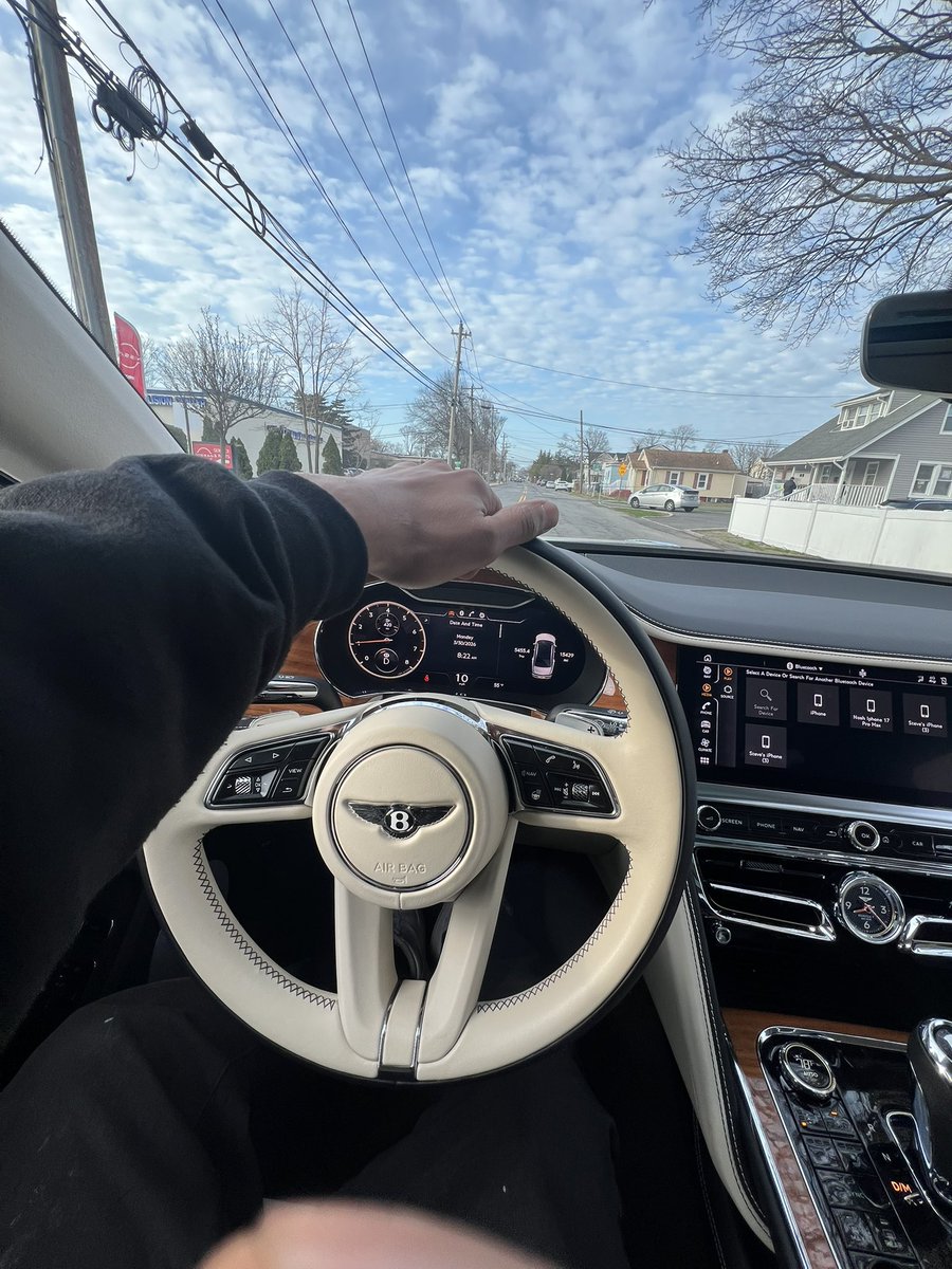 DontTrustBanks tweet media