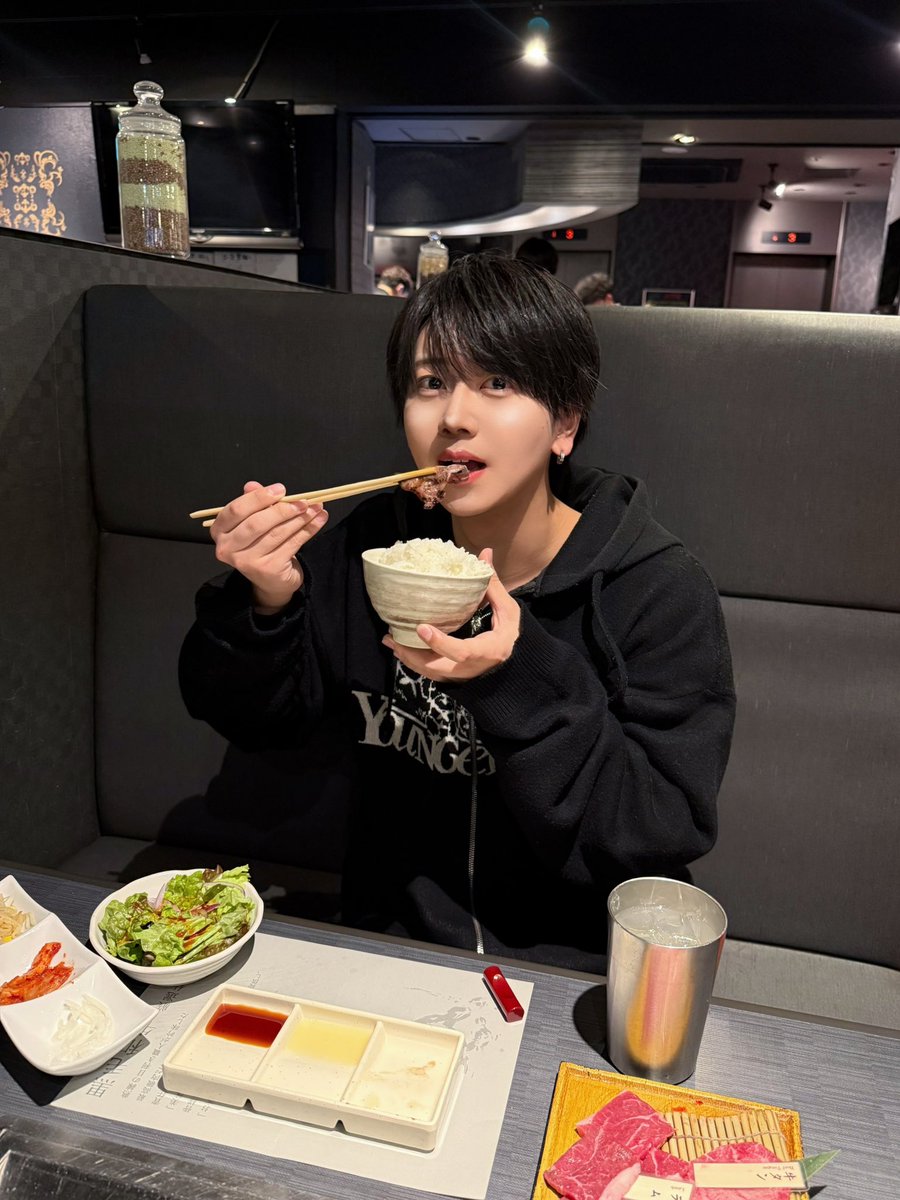 燈月りお tweet media