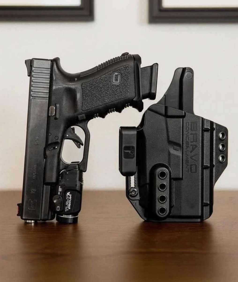 BravoHolsters's tweet image. That looks about right!
-
Repost: @adventureduty
-
#glock #glock19 #g19 #dawsonprecision #kkmprecision #streamlight #tlr7a #bravoconcealmentholsters #bravoconcealment #bravoholsters #holsters