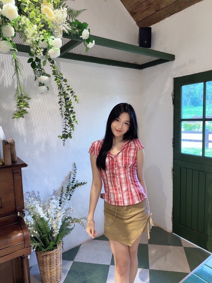 out of context Delynn. tweet media