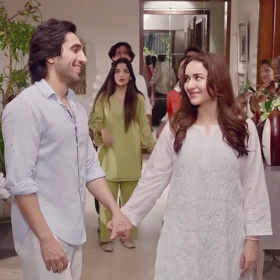 Today one of my colleague was talking about #DekhZaraPyarSe like how much she enjoyed watching it...It was such a comforting drama &amp; suddenly I felt so proud as if I made it😭😭❤️
Then I started yapping to her about my experience like an excited kid😅🫶
#HamzaSohail 
#YumnaZaidi