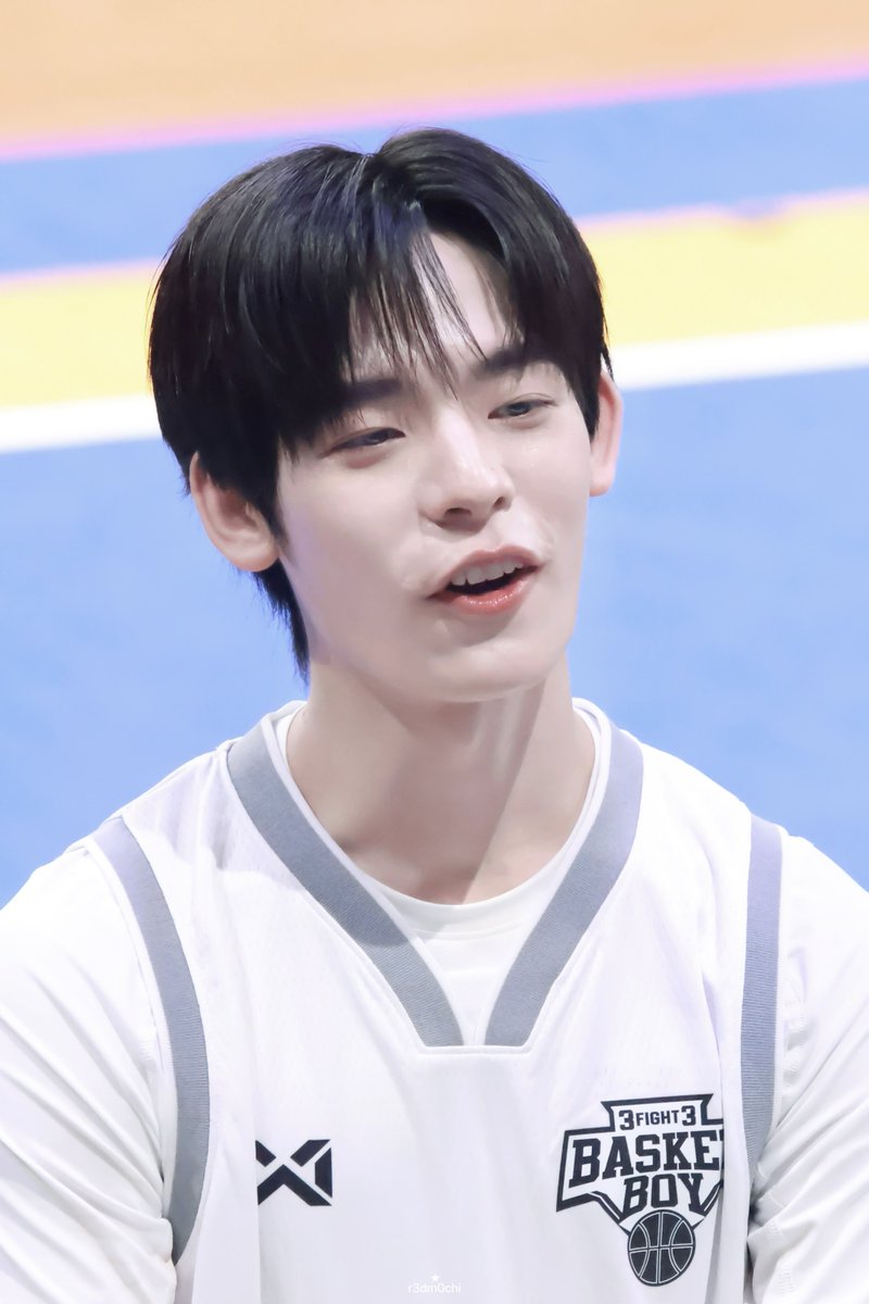 nongred🫕* tweet media