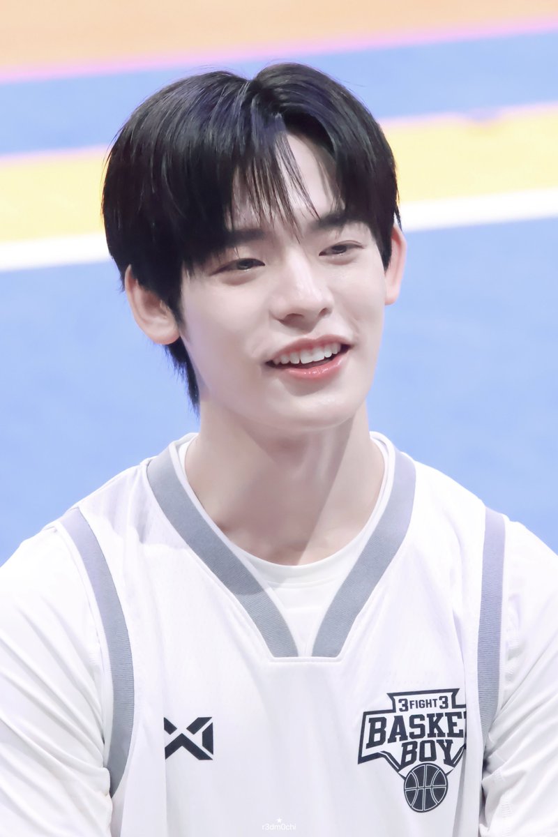 nongred🫕* tweet media