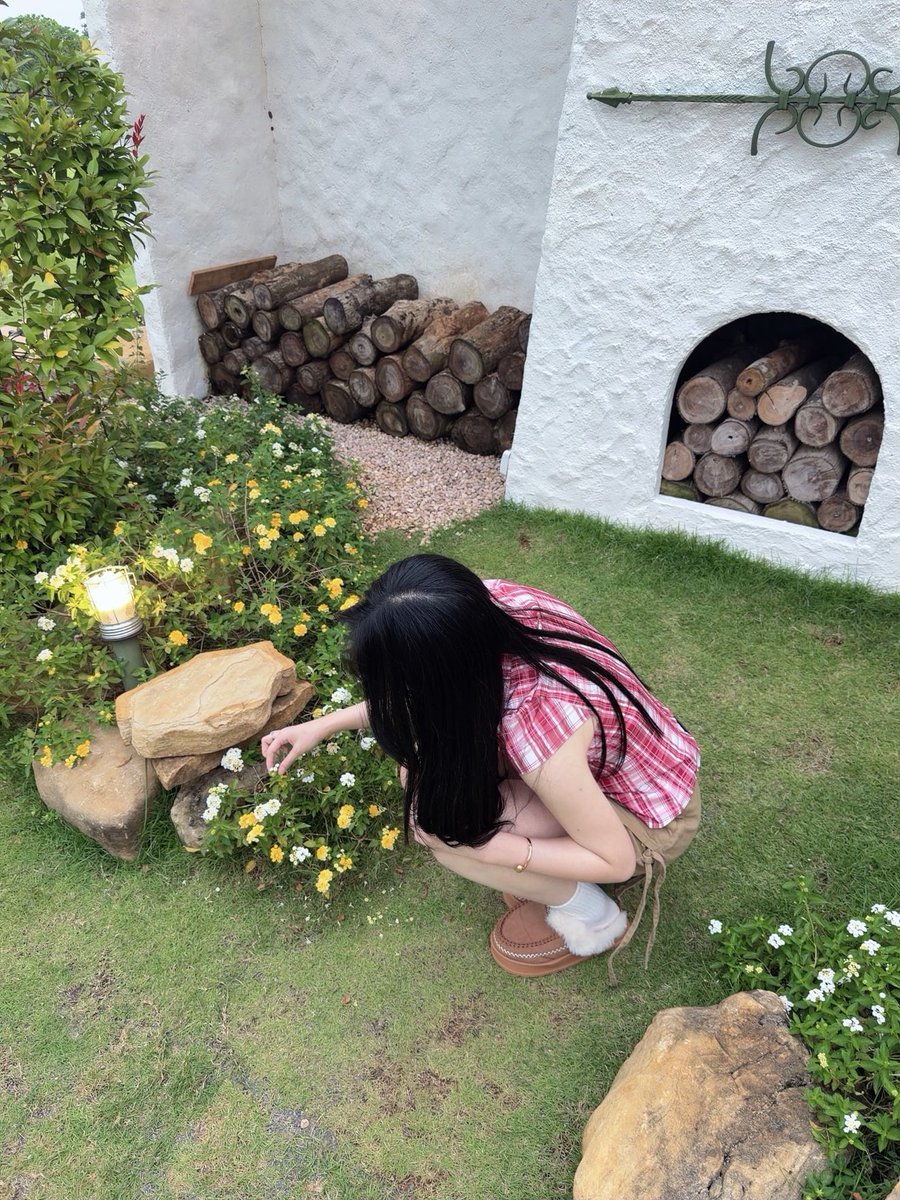 out of context Delynn. tweet media