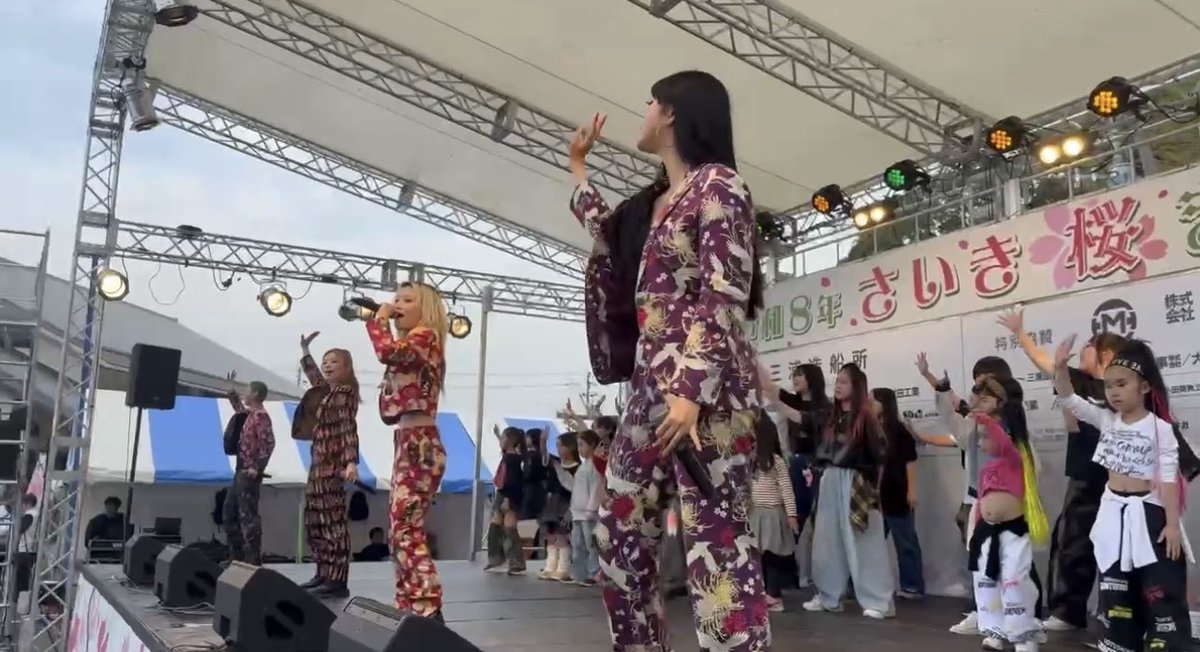 spin_yumena's tweet image. #さいき桜まつり 今年も出演させていただき、本当にありがとうございました🌸

幼い頃から毎年必ず行っていたイベント
今年も賑わう会場に佐伯市の魅力を改めて感じました。
まだまだ微力ですが、佐伯市出身としてこの街の良さを広め、皆さんに恩返ししていきたいです🤝🏻
#SPiN  #さいきを盛り上げよう