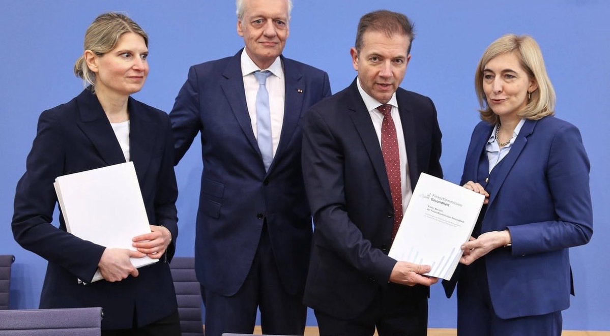 Geht's noch !? 🧐 🇩🇪🦁🦁🦁🦁 tweet media