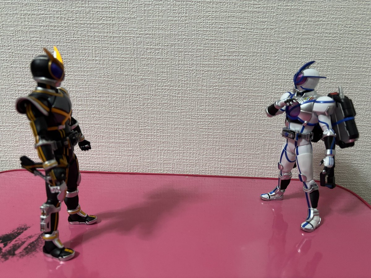 仮面ライバーカリバー tweet media