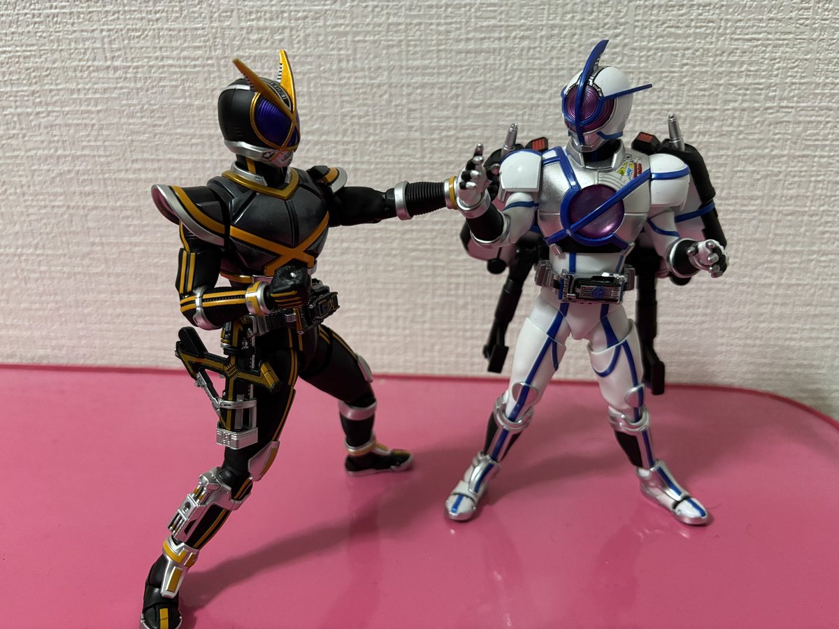 仮面ライバーカリバー tweet media