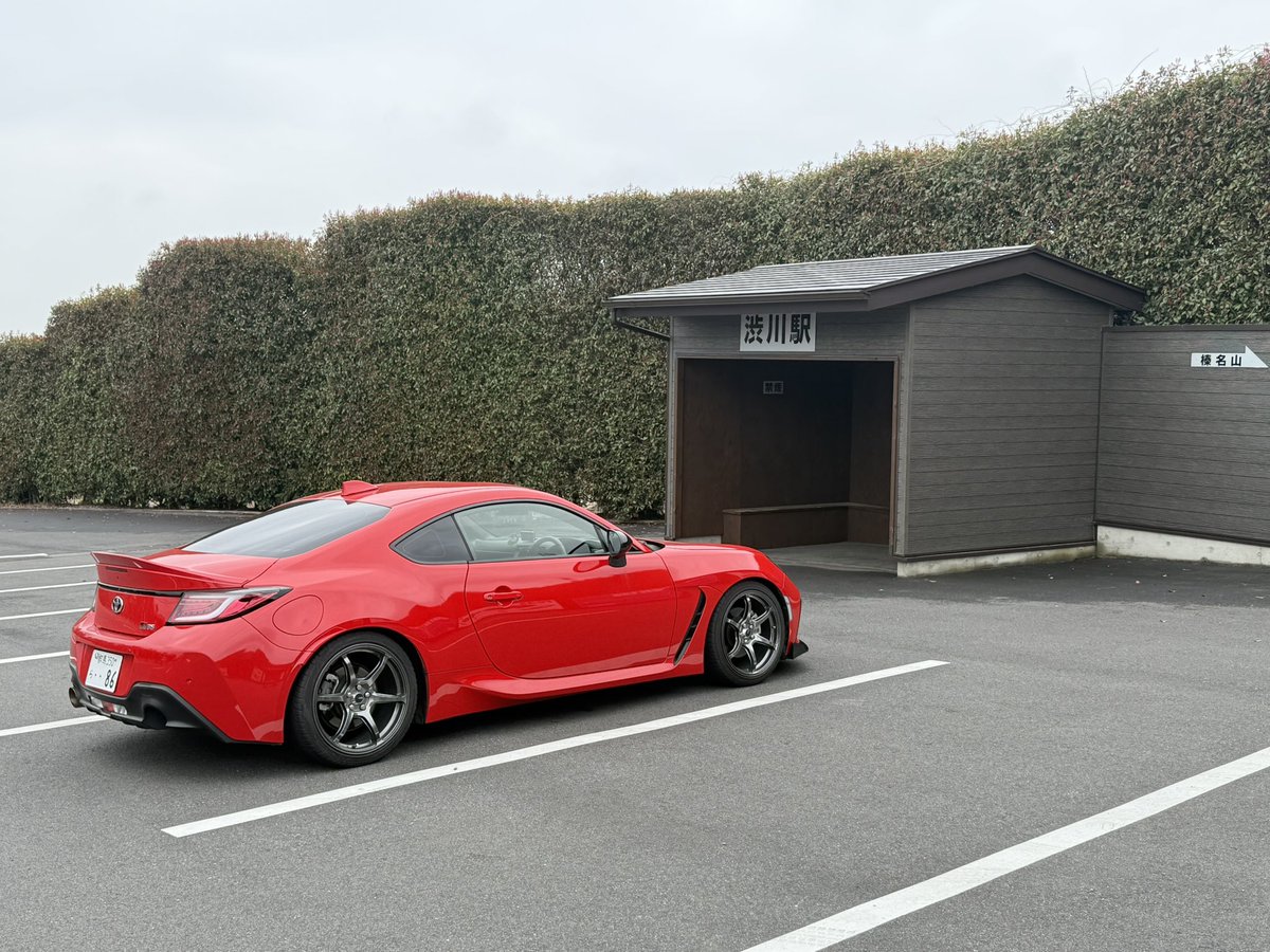 コロ助 tweet media