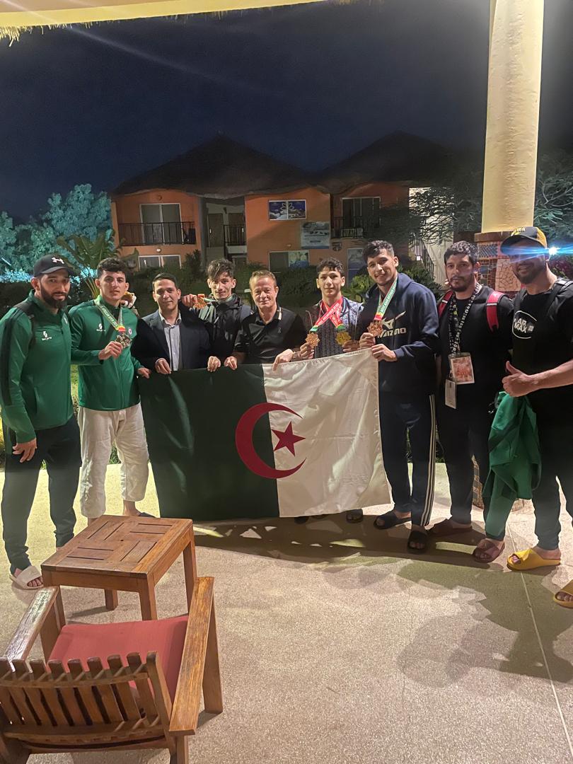 Algerian Embassy in Dakar tweet media