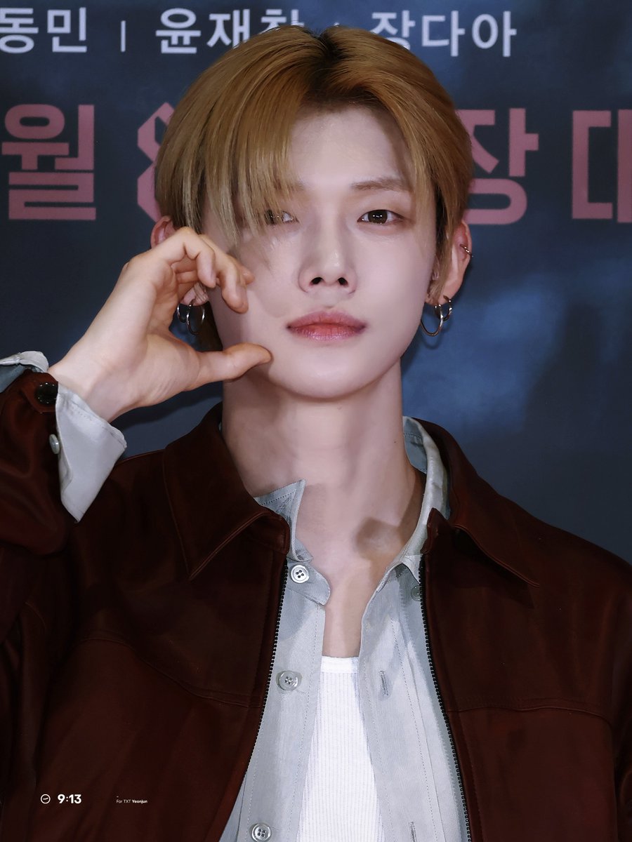 𝟗:𝟏𝟑 tweet media