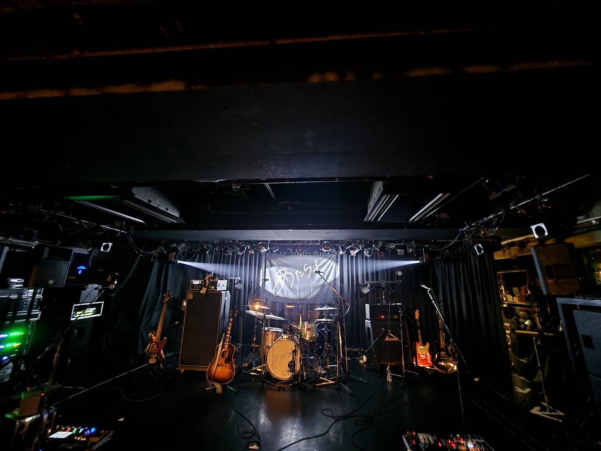 AD48178147's tweet image. 本日は渋谷のSpotify O-nestで
#あたらよ
#FreeLive 　『ハルトナリ』
に行ってきました。
アニメで知った身の私ですが、他の楽曲自体も好きで、普段からけっこう聴き込んでいました。
ライブは想像していたよりも激しさもありで、盛り上がってメチャクチャ楽しかったです。