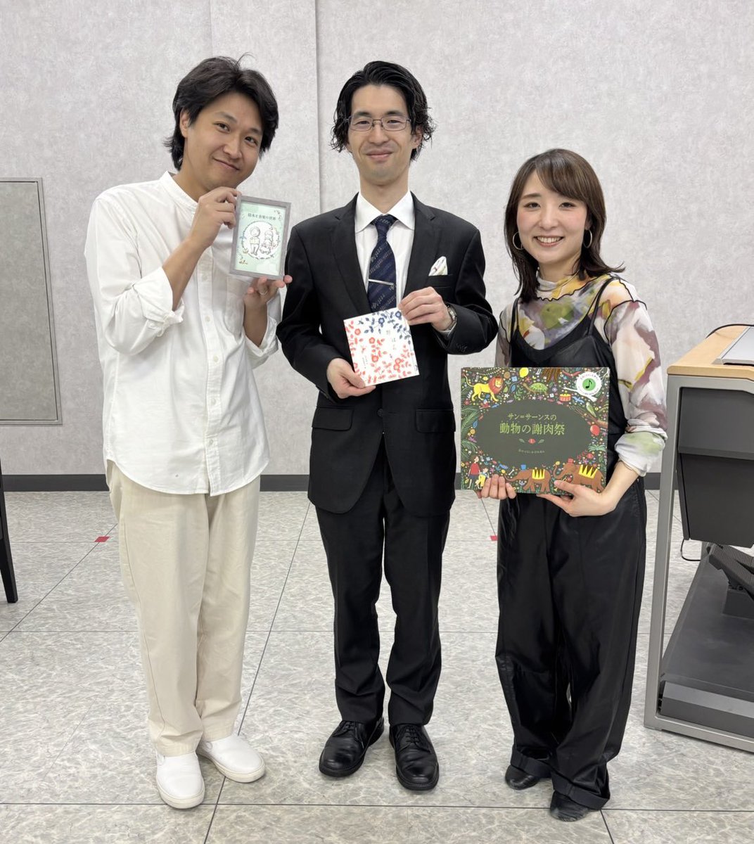 KdKoharu's tweet photo. きくちいまい、前橋公演にて『野ばら』を演奏していただきました。
拙作の東京外公演に立ち会えたのは今回が初めてでしたが、多くの方に楽しんでいただけて何よりです。

「動かない絵」に作曲するのも中々面白いということがわかってきましたので、機会があればまた挑戦したいと思います🖼️ https://t.co/TOV1NbqsED