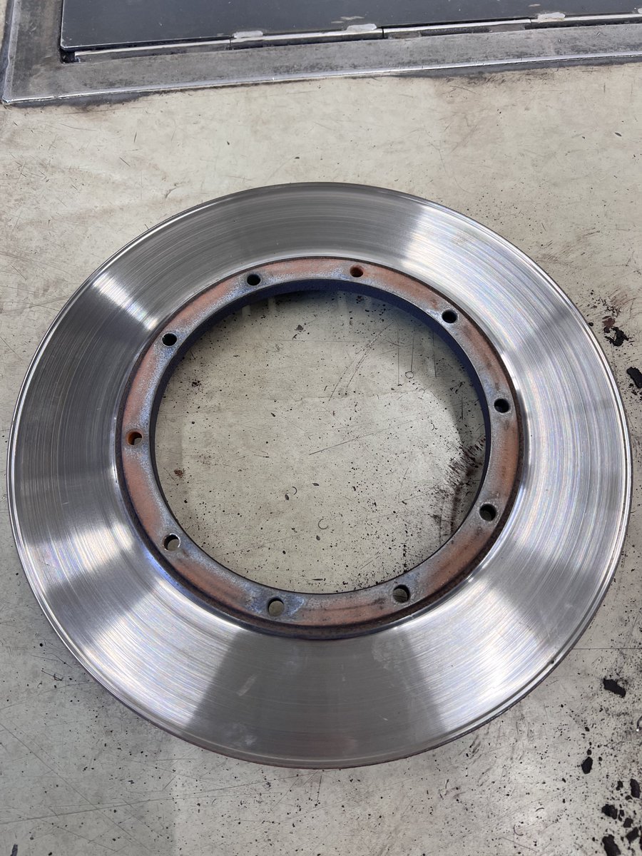 いぶお tweet media