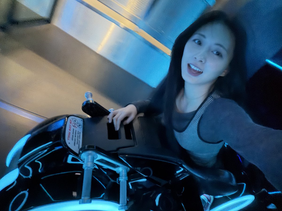 district 9 gatekeeper 🏹 tweet media