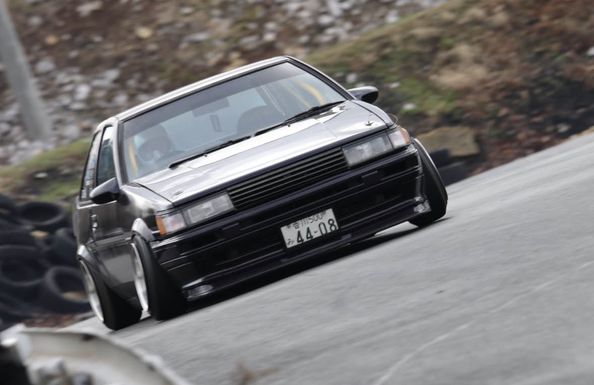 うがー tweet media