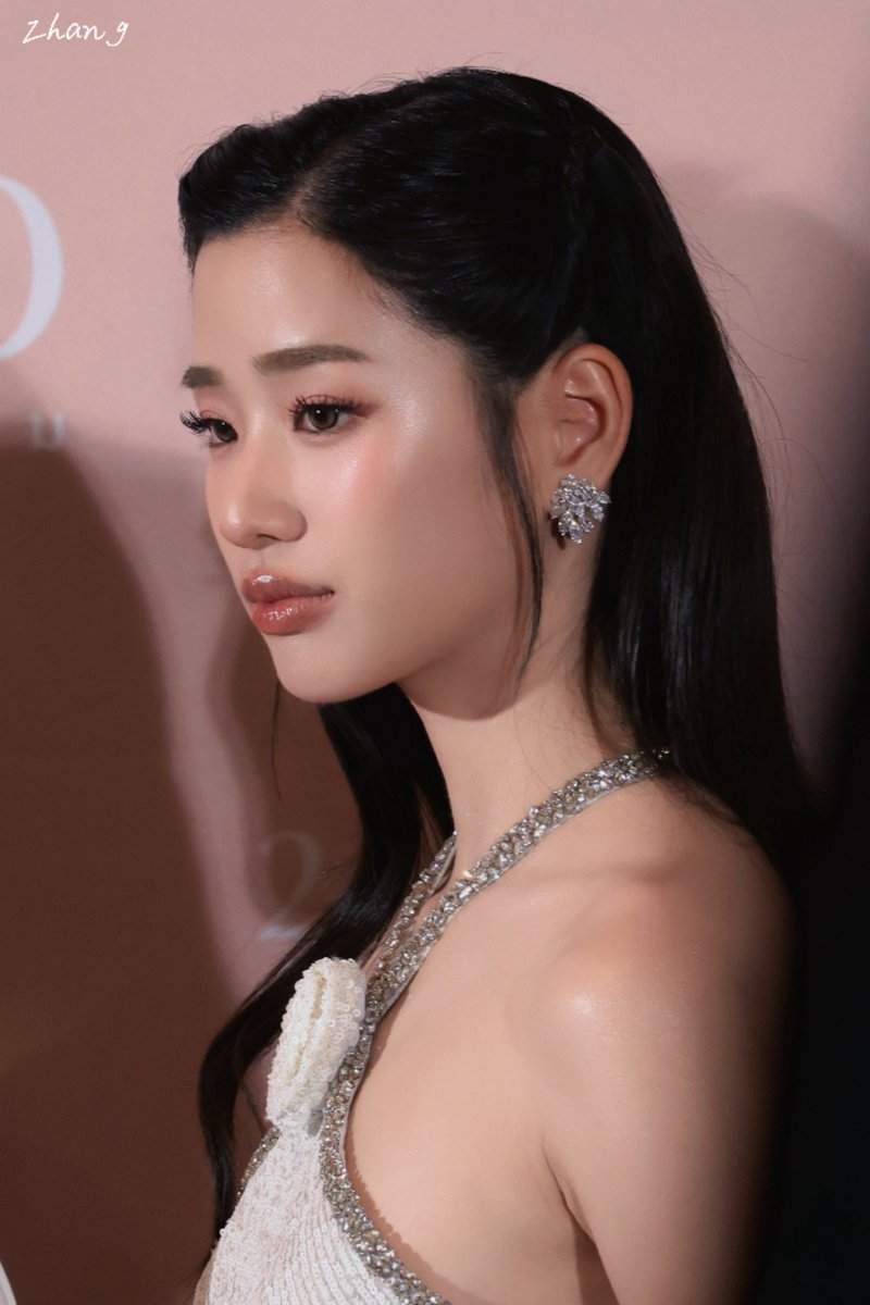 ˃ ֊ ˂ tweet media