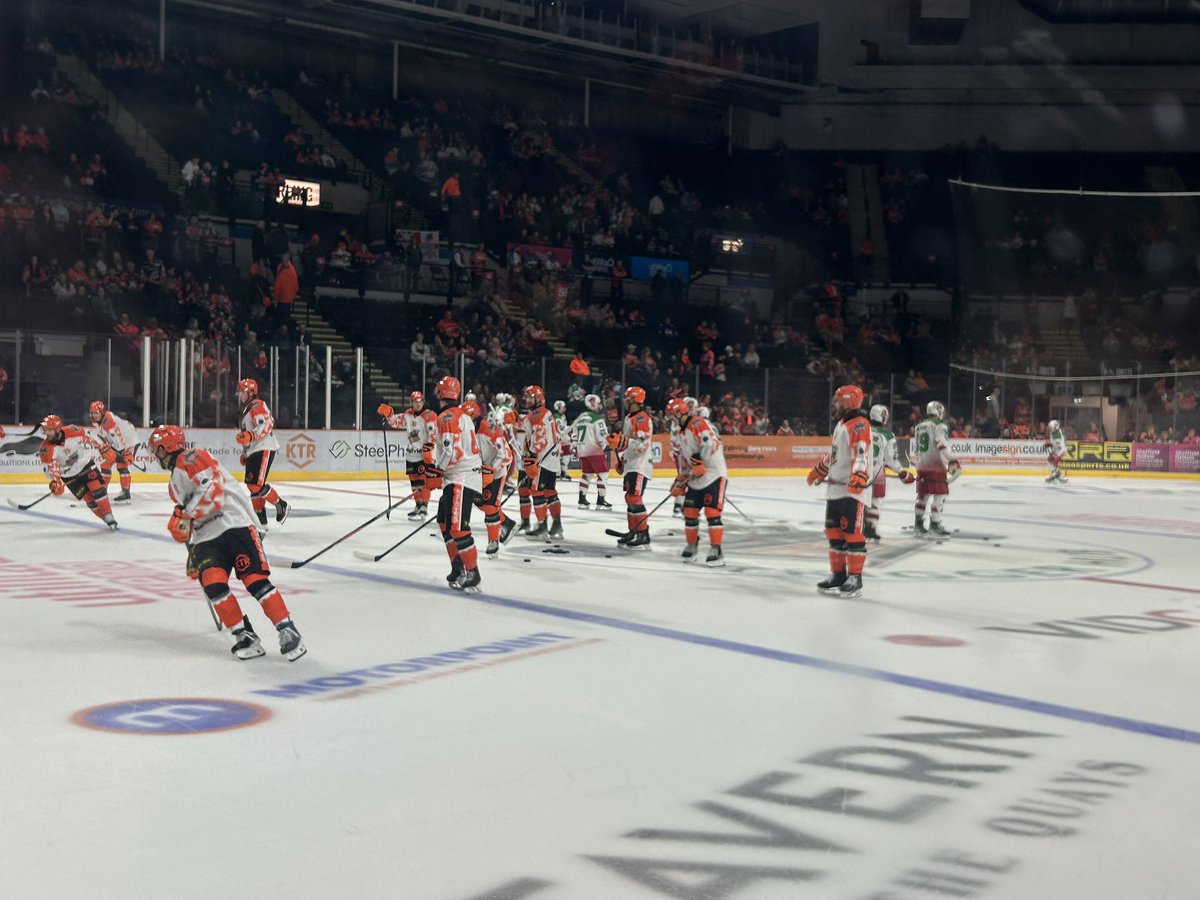 emmie 🏒🍊 tweet media