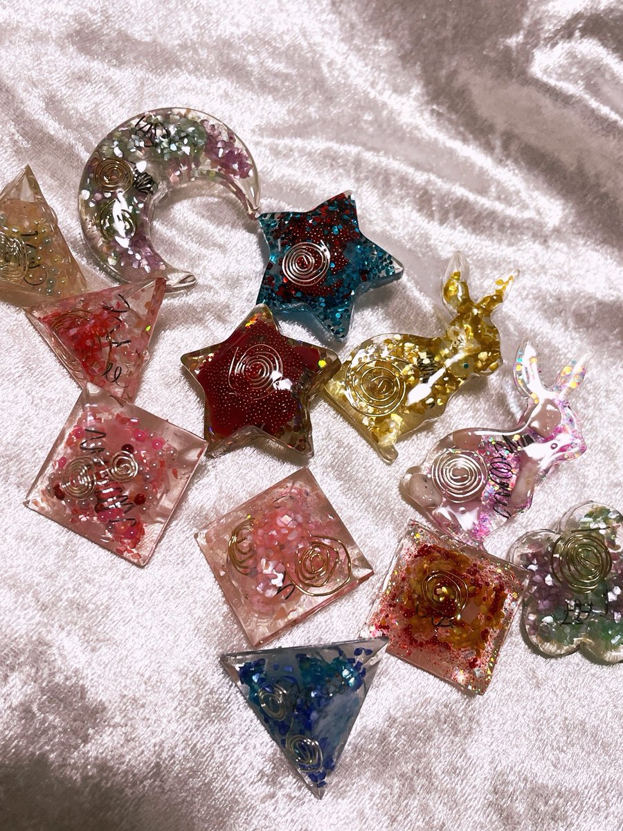 む〜。*天然石使った推しの概念アクセ* tweet media