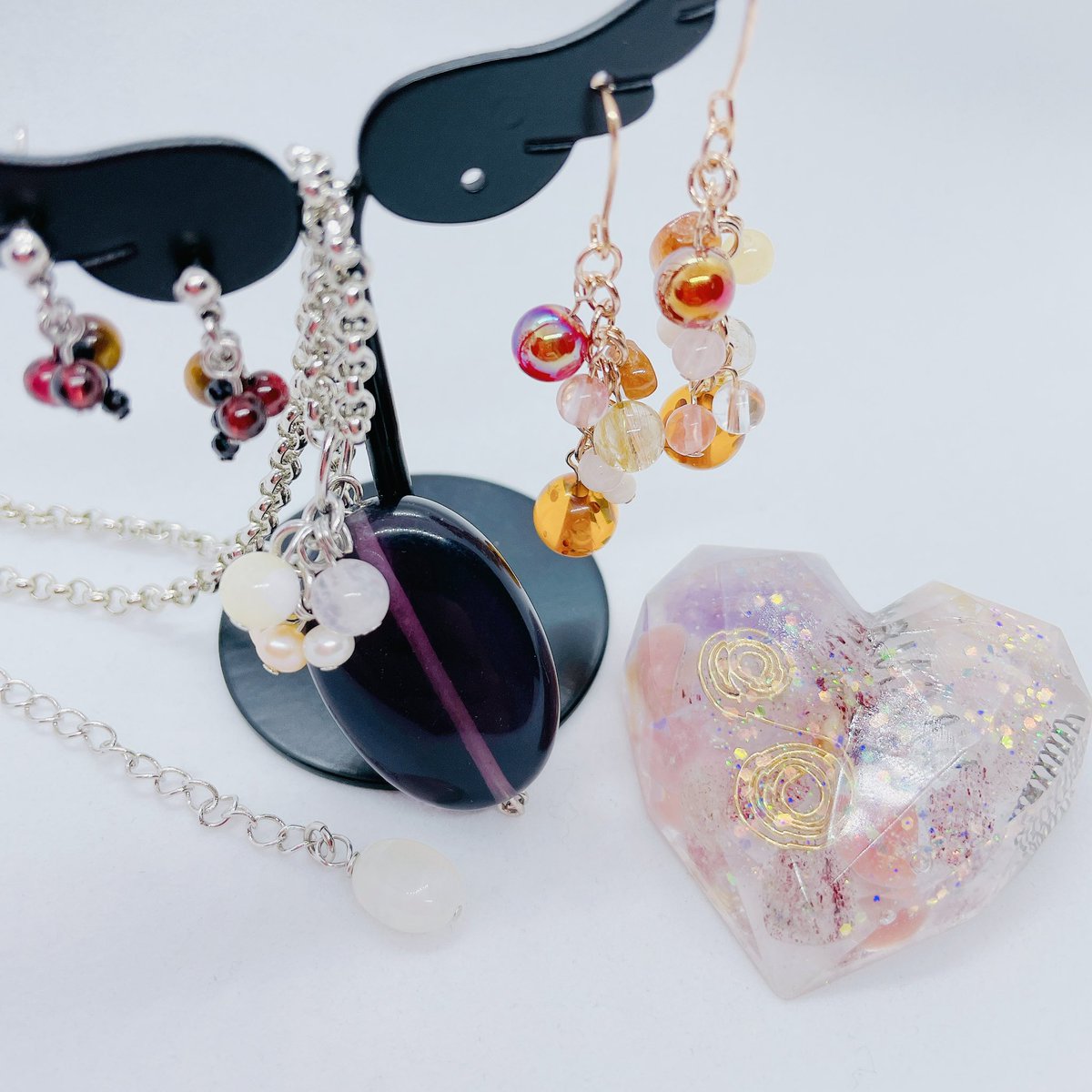 む〜。*天然石使った推しの概念アクセ* tweet media