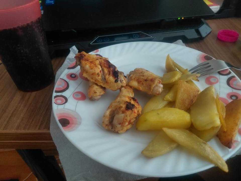 Amerika'da ki 9 aylık bebeğin öğle yemeği...

Anlamlıdır.