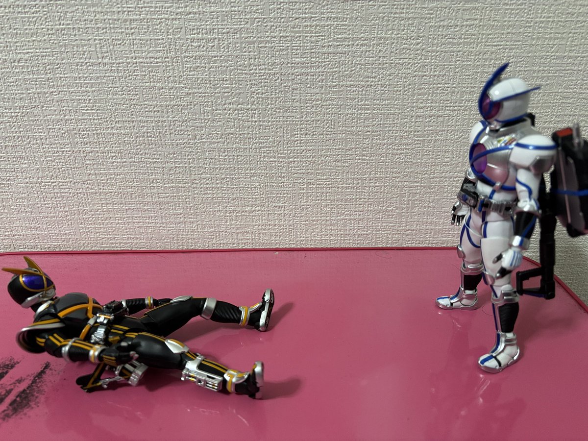 仮面ライバーカリバー tweet media