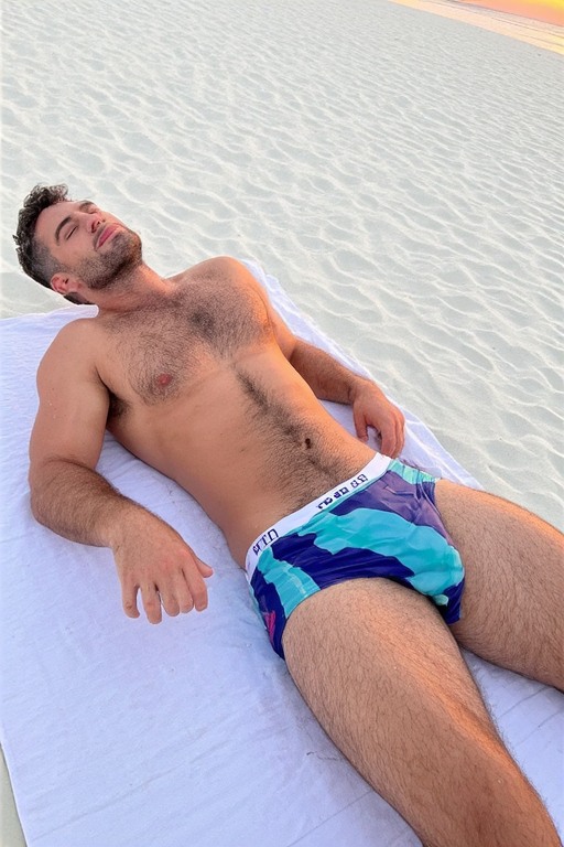 Men Desire tweet media