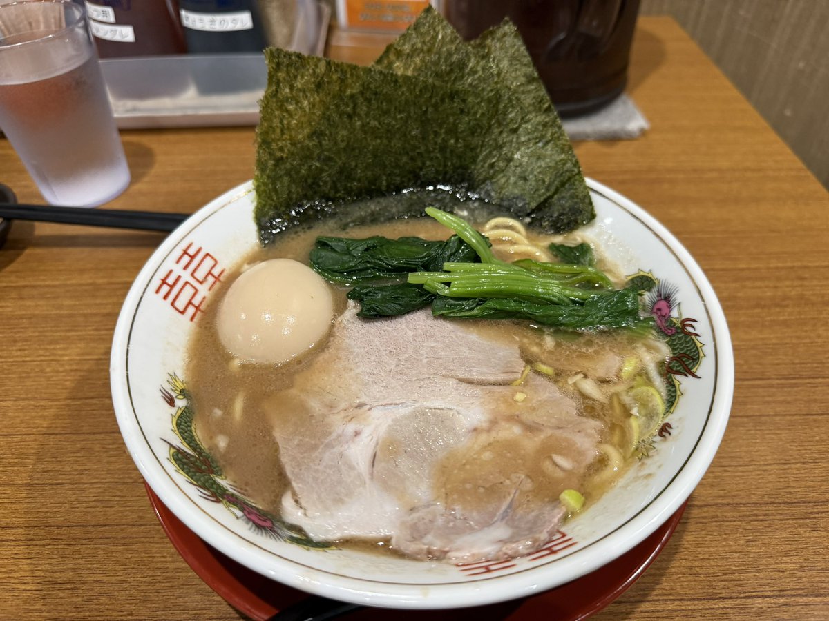 osankt's tweet photo. 豚骨ラーメン まる・安
家系ラーメン

うまい。 https://t.co/j7lVLHW7TQ