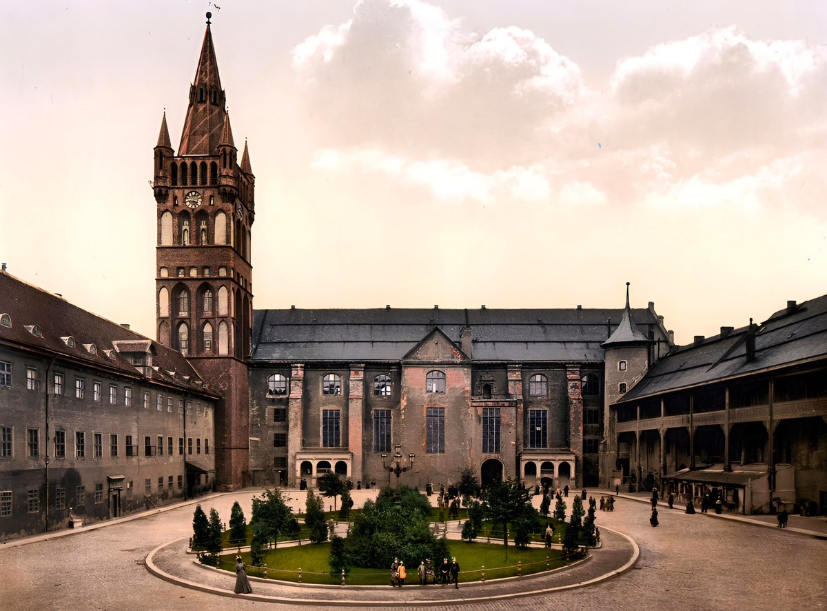 ℭ𝔥𝔯𝔦𝔰𝔱𝔬𝔭𝔥 𝔚𝔞𝔤𝔫𝔢𝔯-𝔏𝔦𝔢𝔟𝔥𝔞𝔟𝔢𝔯 tweet media