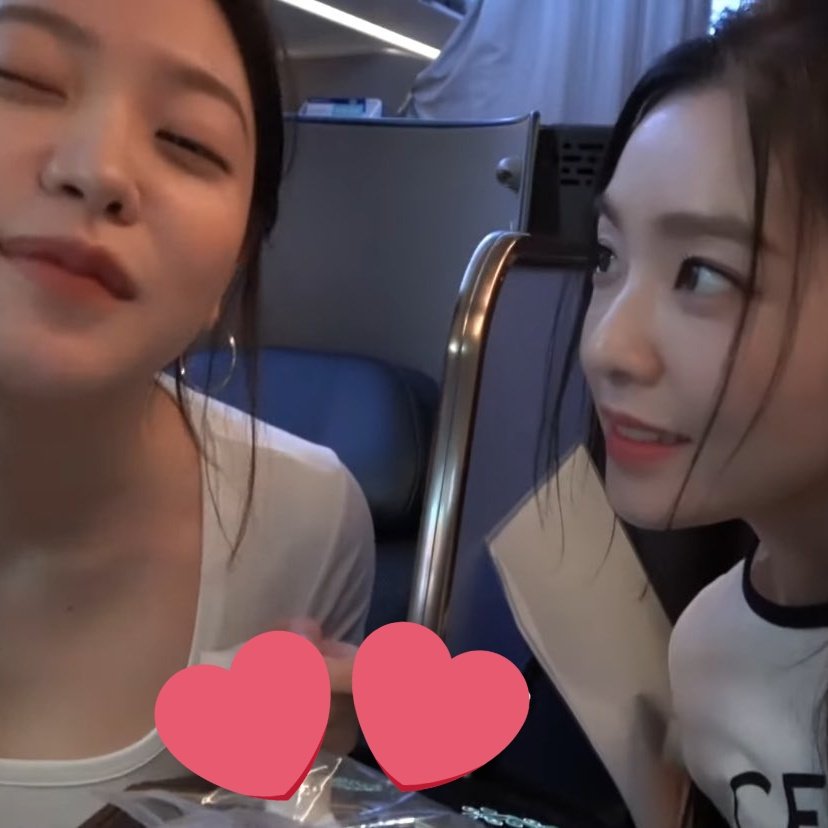myemyie's tweet photo. @BAECHUNATION Selamat Ulaang Tahuuun Unnyiieee kesayangan akuuu!! 🥳💕 Semogaa Unnyieee selalu bahagia setiap hariii dan nanti comebacknyaa suksess yaa!! 🤗💕💕 
Akuu sayang Unnyieeee!! 🥺💕💕

#35thSpringofLadyBae
#BiggestLoveForIrene
#용기대장_주혀니생일 https://t.co/WQReGIcIFP