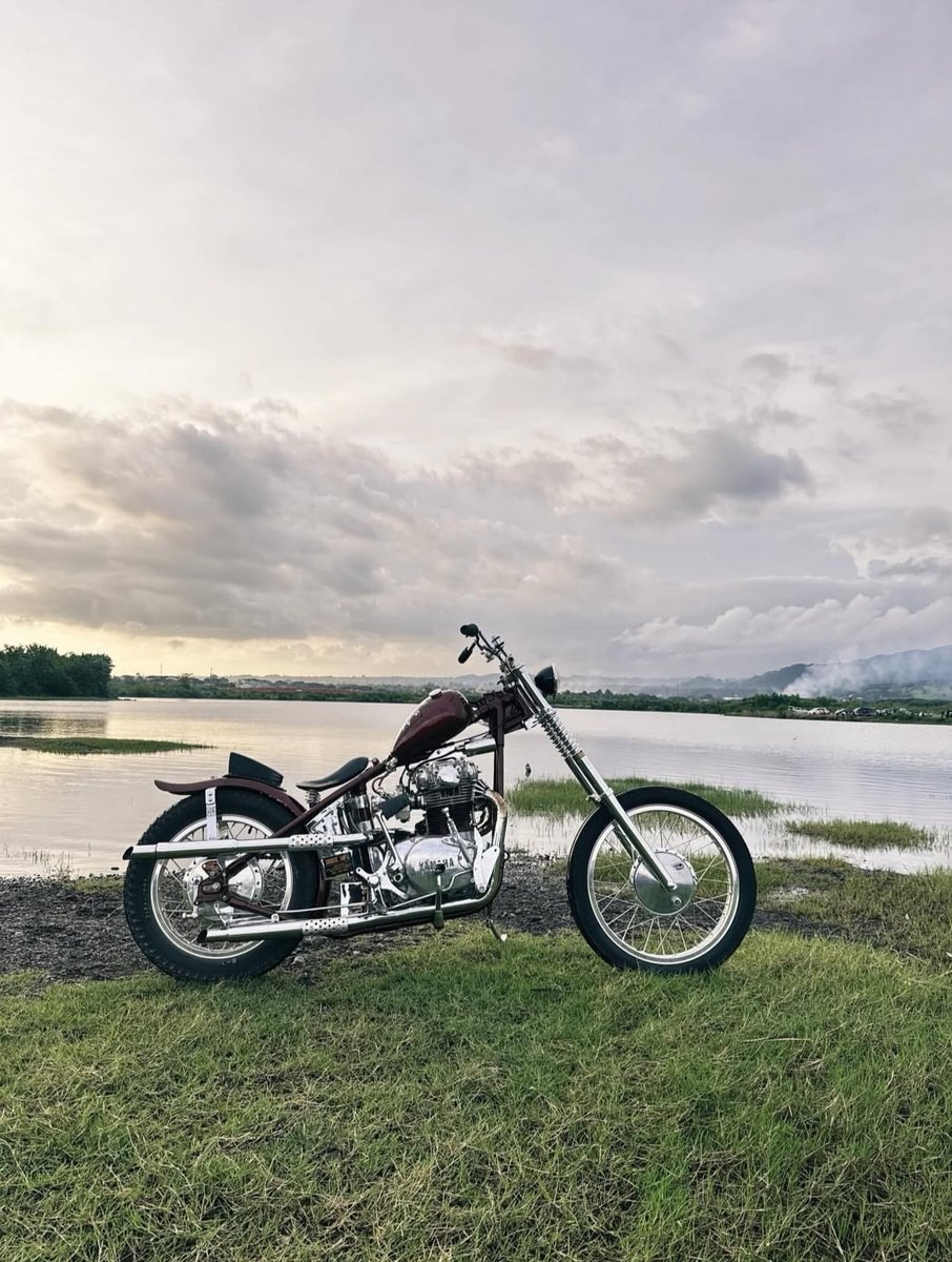 Lowbrow Customs tweet media