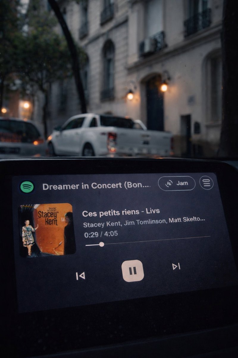 El silencio del mar. tweet media