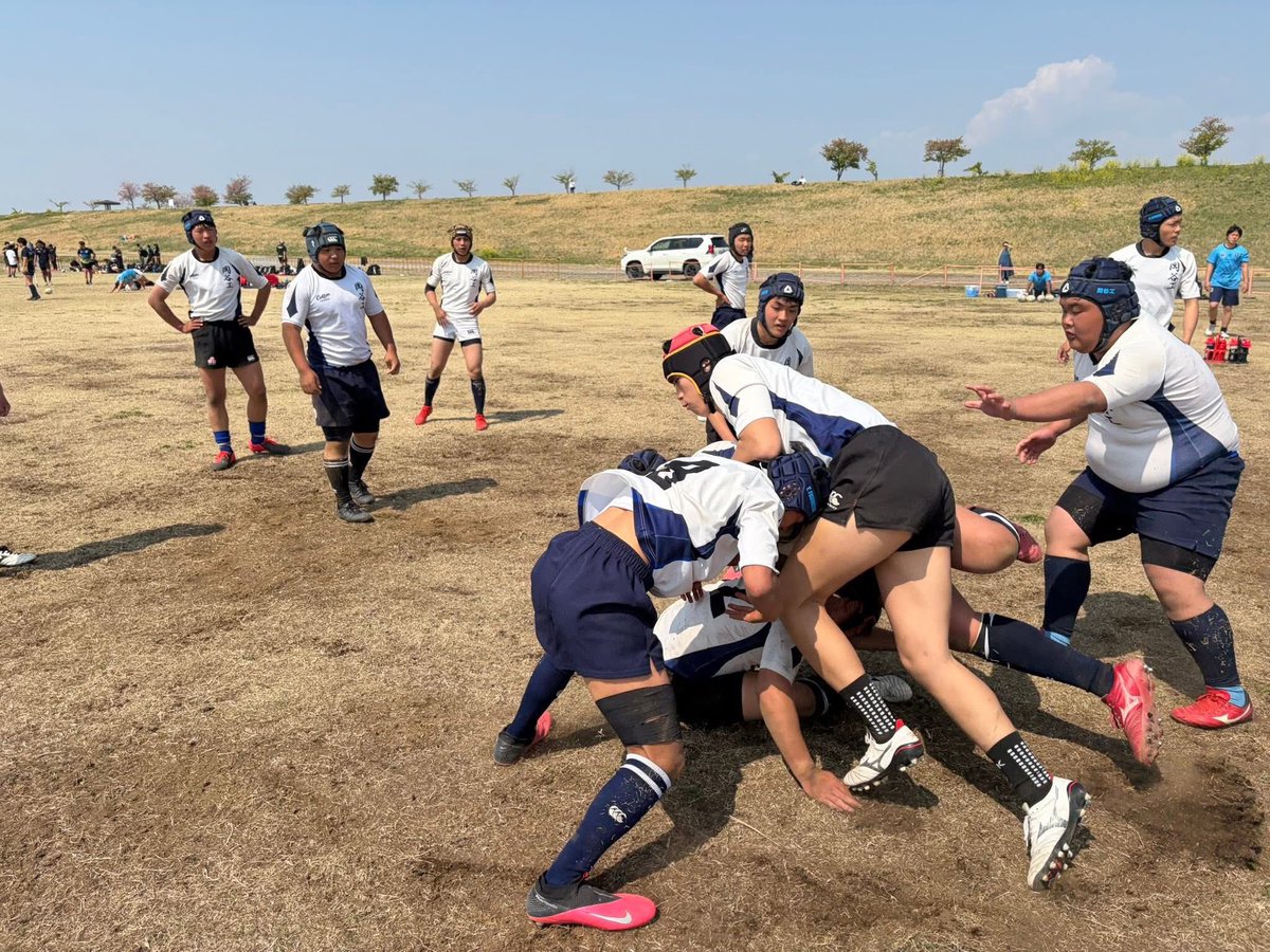 okayaths's tweet photo. 伊勢崎ラグビーフェスティバル🏉
ディフェンス面、良くなってます‼️
怪我人で人数不足のため高橋セイヤ先輩とそのお友達も参戦❗️
とても良い遠征となりました🎵 https://t.co/x2MgRJlLXe