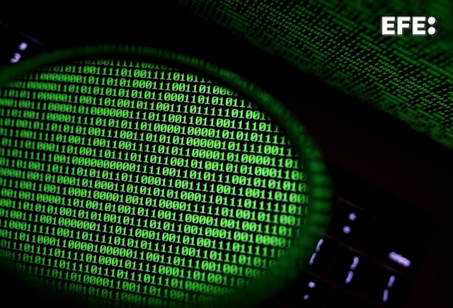 La Comisión Europea (CE) informa de que algunas de sus páginas web públicas han sufrido un ciberataque que resultó en la sustracción de datos.

Asegura que ha abierto una investigación para esclarecer lo sucedido.

efe.com/euro-efe/2026-…