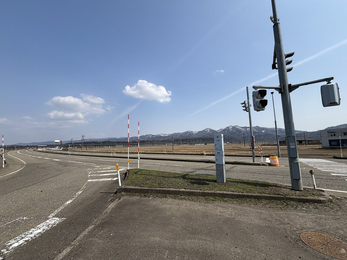 八月+1 tweet media