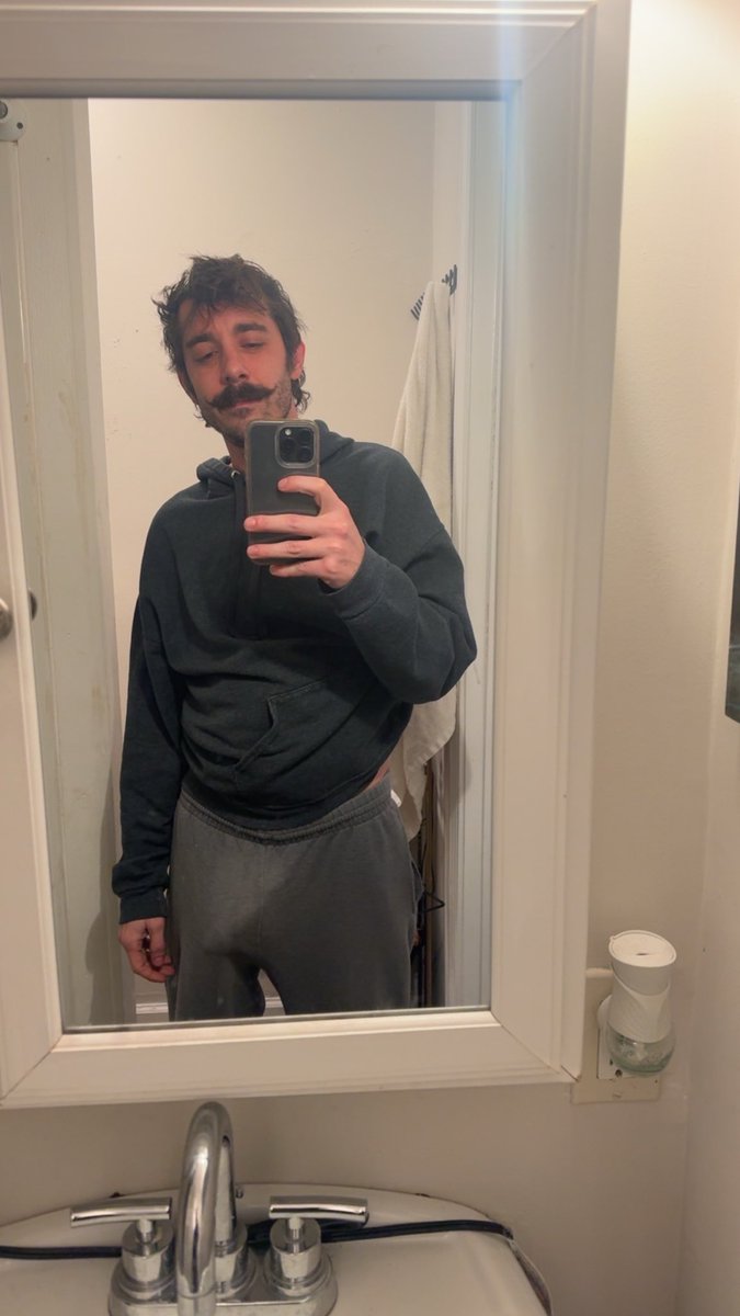 SlutMaker tweet media