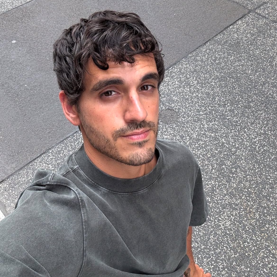 simón (very slow) tweet media
