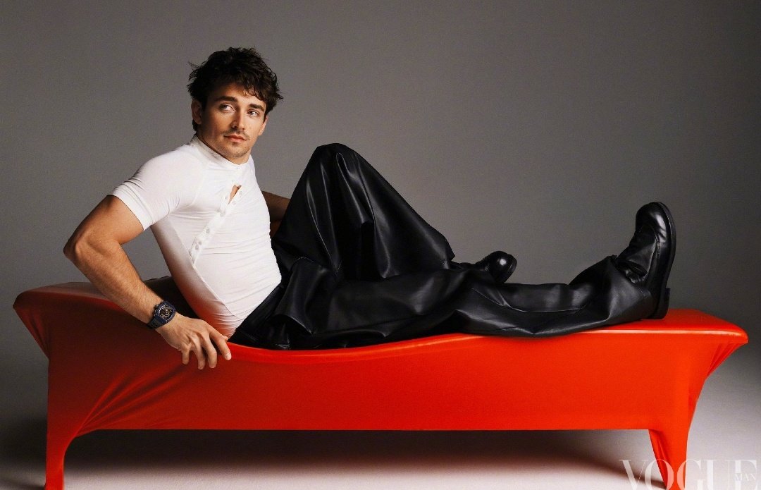 𝘊𝘩𝘢𝘳𝘭𝘦𝘴. tweet media