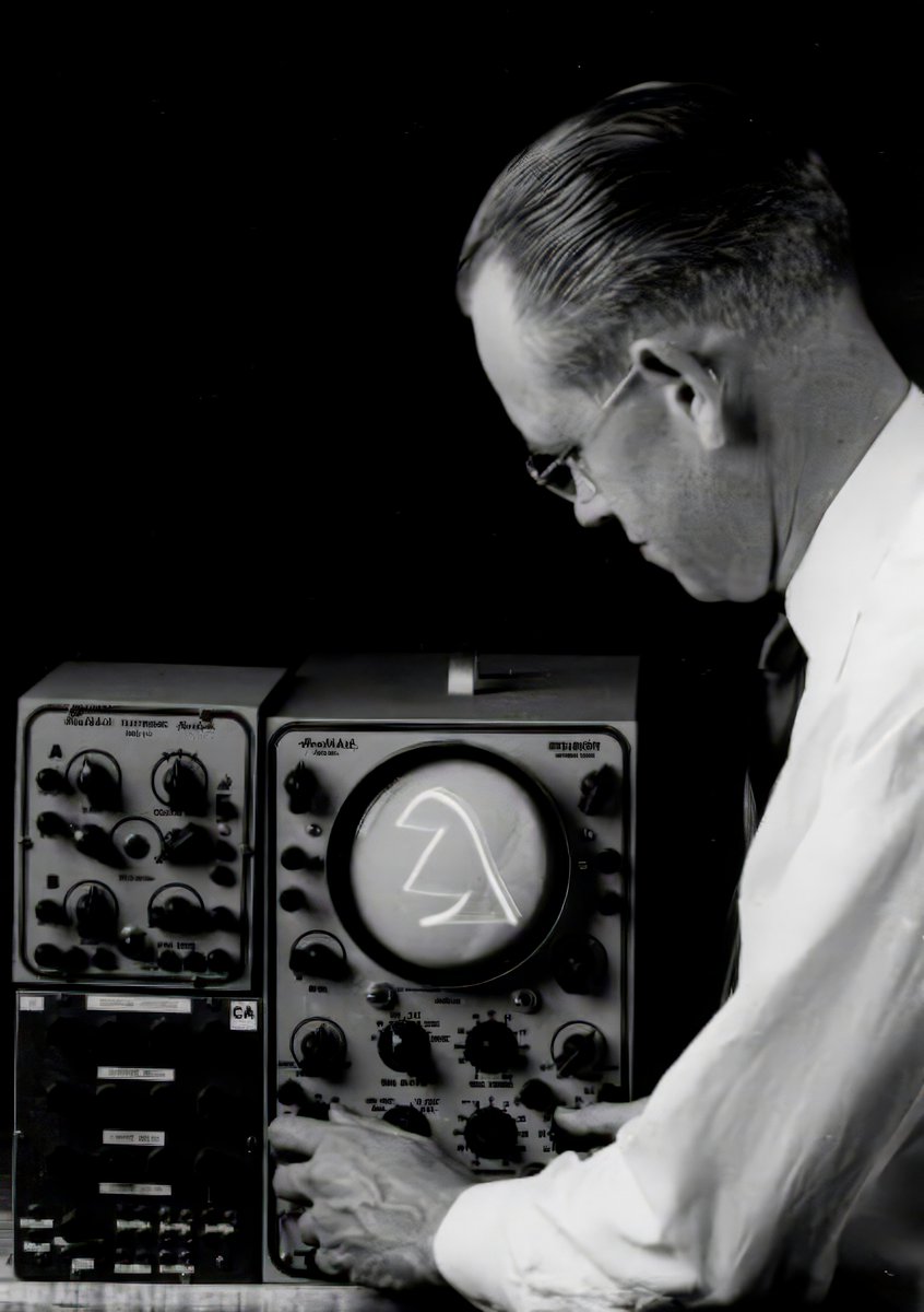 bplaytolearn's tweet photo. From oscilloscopes to plotters: Ben Laposky's 'Oscillons' in the 1950s were among the very first electronic abstractions. Early digital art wasn't about screens. It was about bending signals into beauty.  #EarlyComputerArt" https://t.co/fVyXAK9mqR