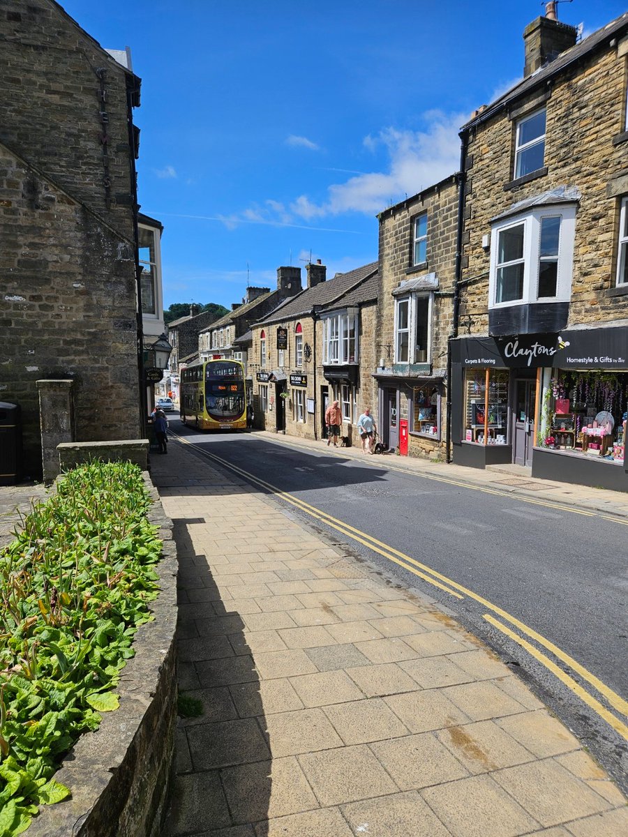 DalesBus tweet media