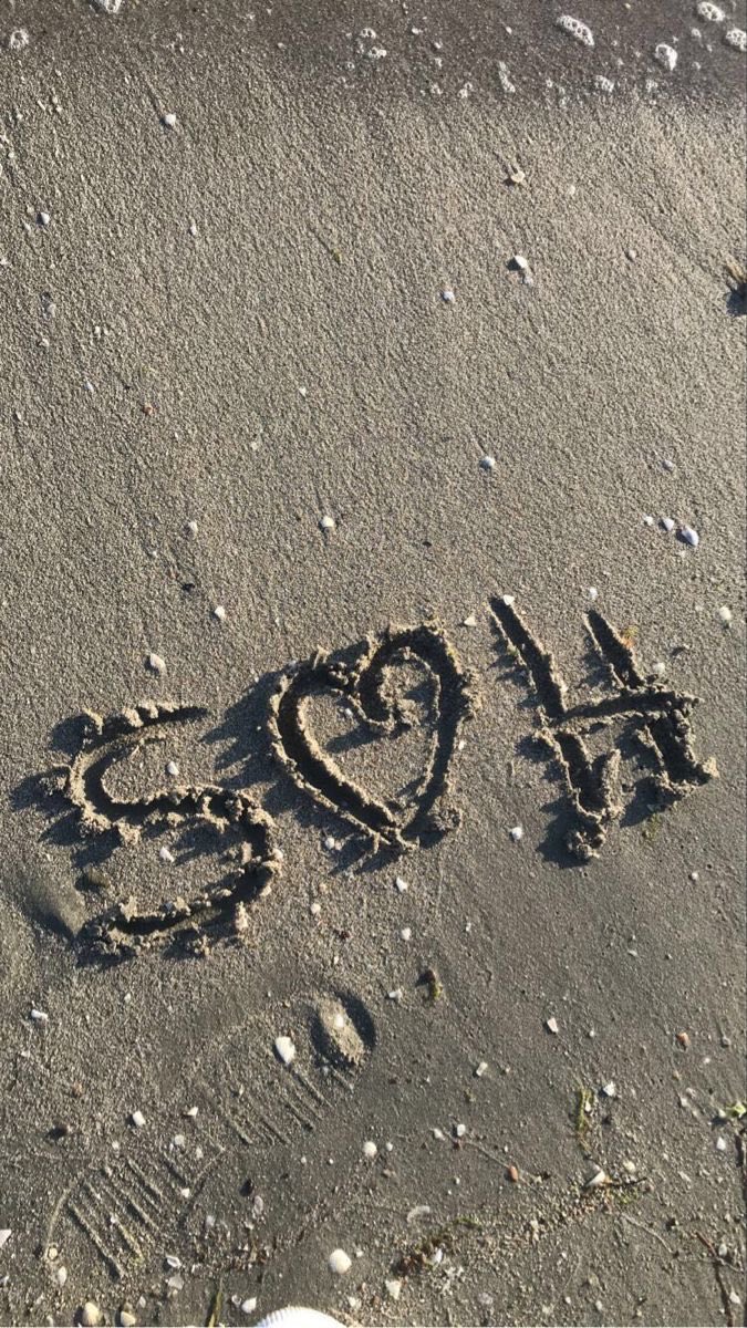 ‏💖شےنــــــاص العےززز داريے💖 tweet media