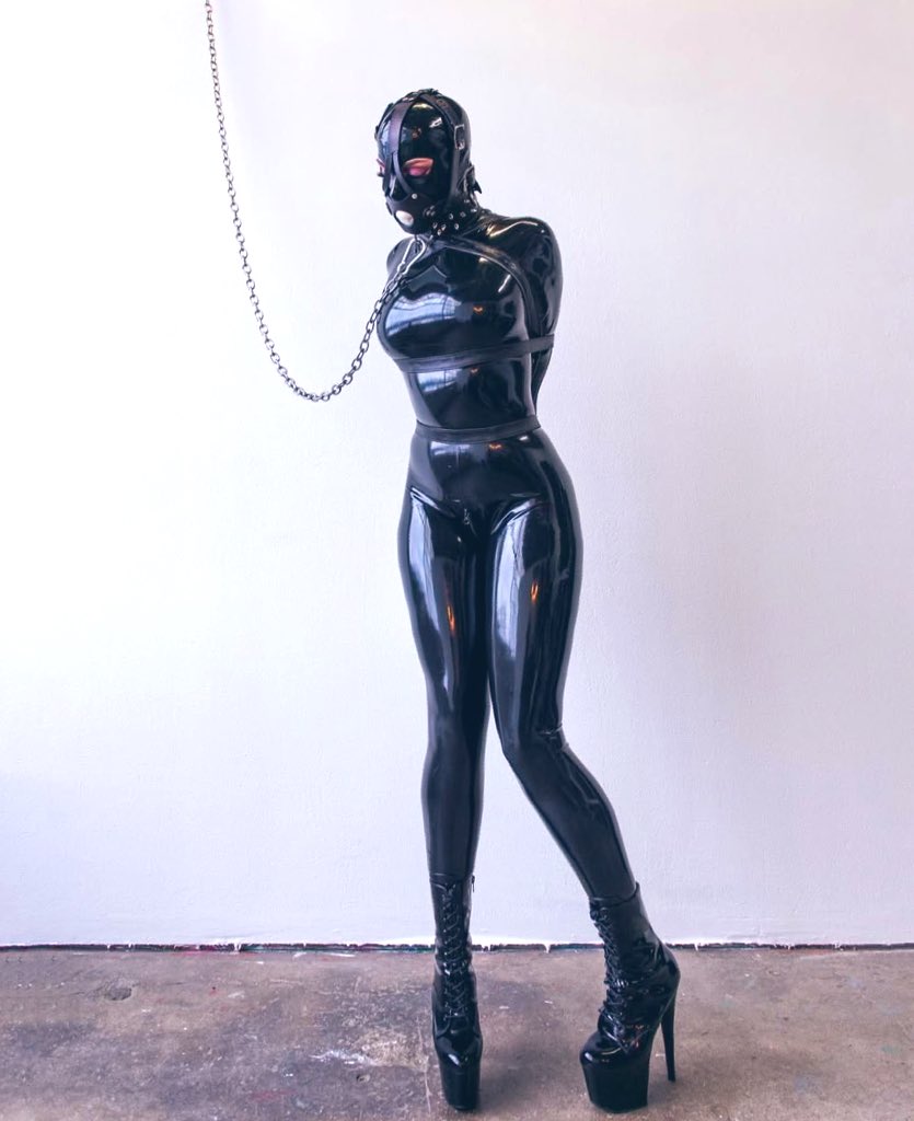 Doll Styel tweet media