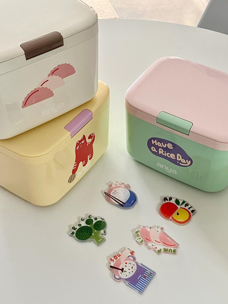 CaptainSpiral's tweet photo. Unboxed my package!  Fresh skincare set, cute keychain u0026 a surprise mini lip balm—love the little extras! Who’s a fan of unboxing ♀ #UnboxingJoy #PackageHaul https://t.co/pddcwDoh64