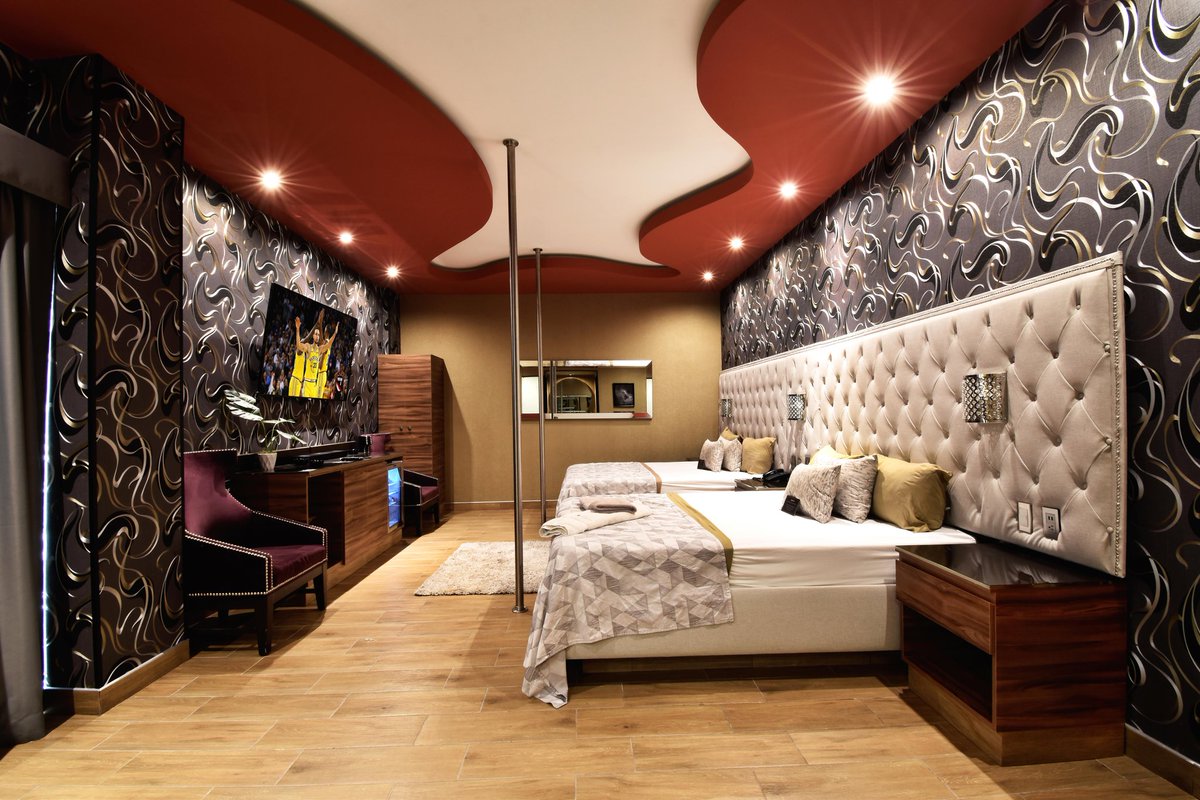 Tropical Bar (English) tweet media