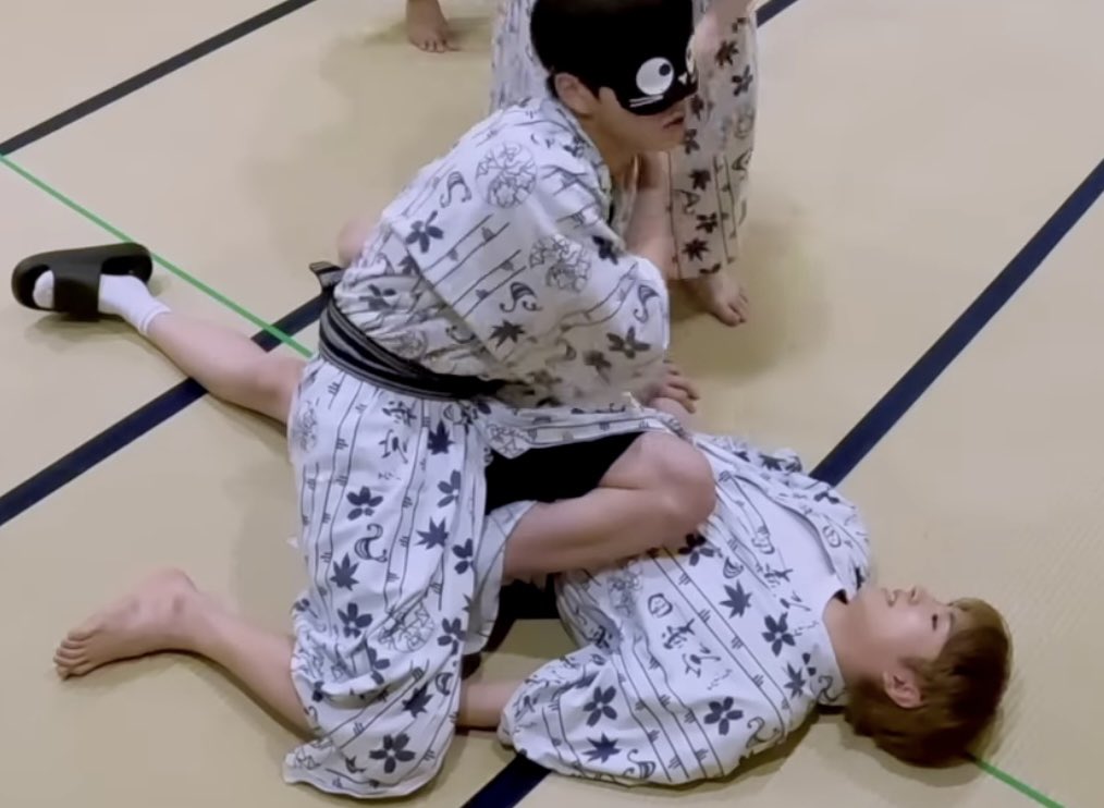 모노니 tweet media