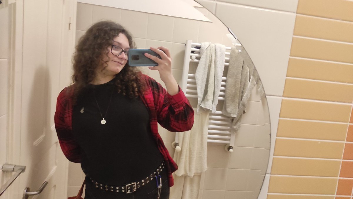 psycho(logist) bunny tweet media