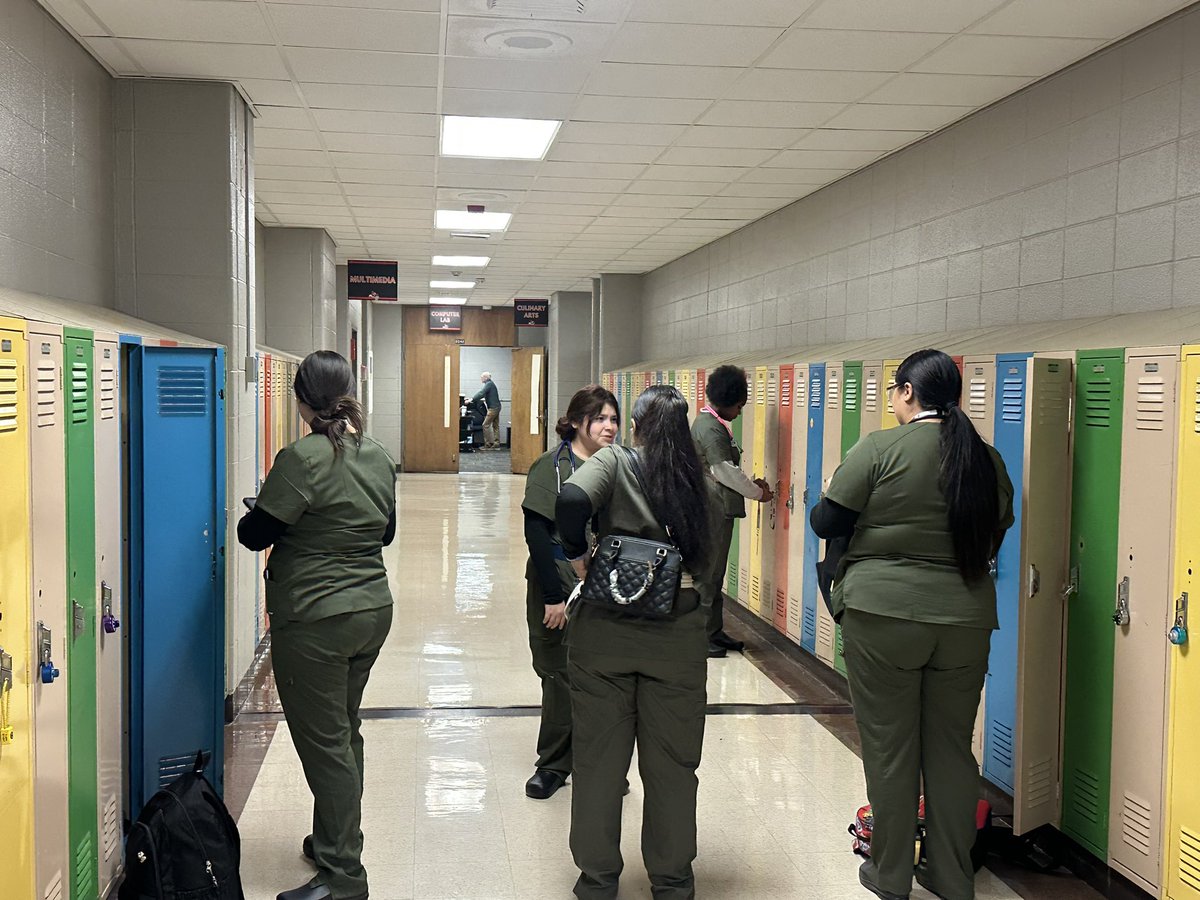 KCPS_ManualCTE's tweet photo. Today we are celebrating six new @kcpublicschools Certified Nursing Assistants!  We’re so proud of our newest health care professionals! https://t.co/xwfJkyuN9L